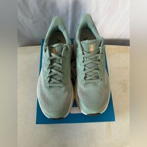 WOMEN'S HOKA CHALLENGER 8 SIZE 8.5